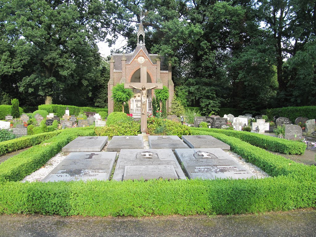 Cemetery of the Sint Jozefkerk by Willem Nabuurs