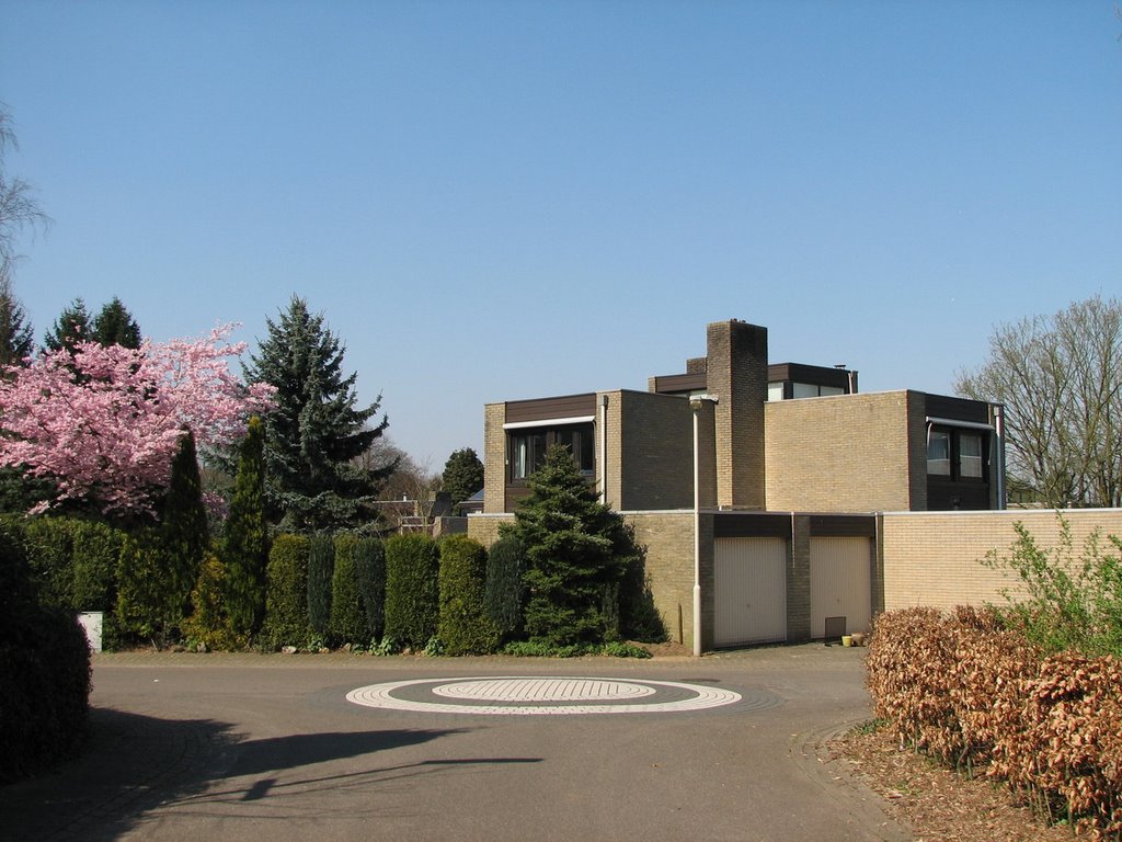 Schaarsbergen "The Menthenberg" : 52 patiohouses with garage in a lovely environment in springtime by Henq