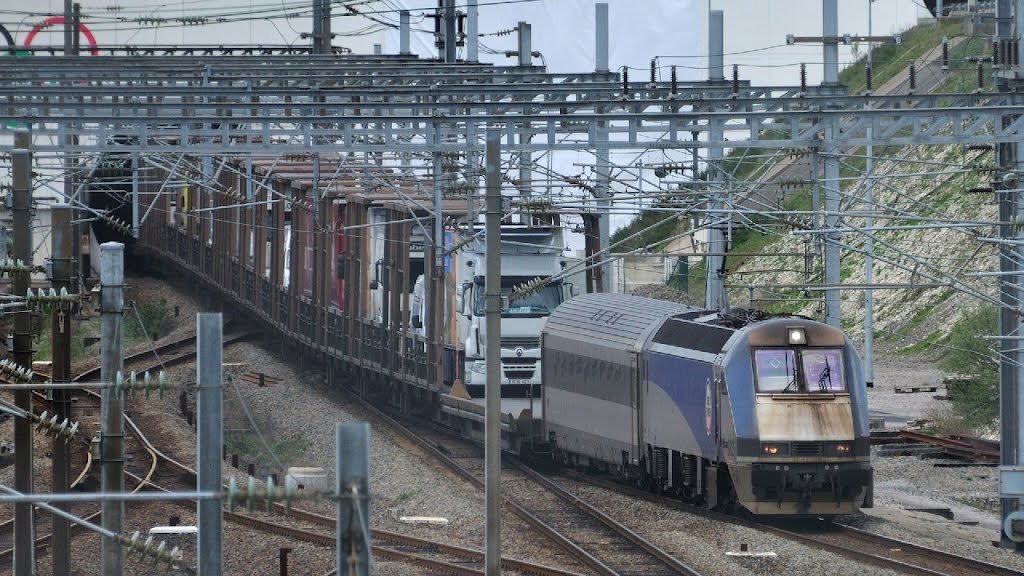 Le tunnel sur la Manche, Calais-Fréthun, F by roland.fr