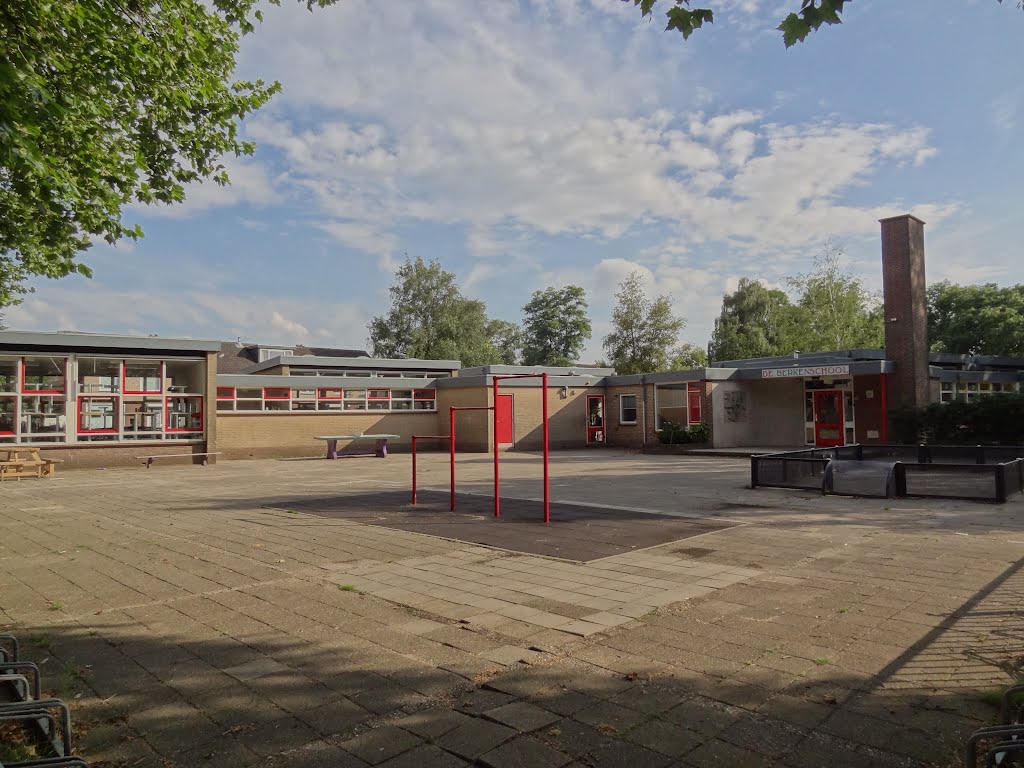 Primary school De Berkenschool by Willem Nabuurs