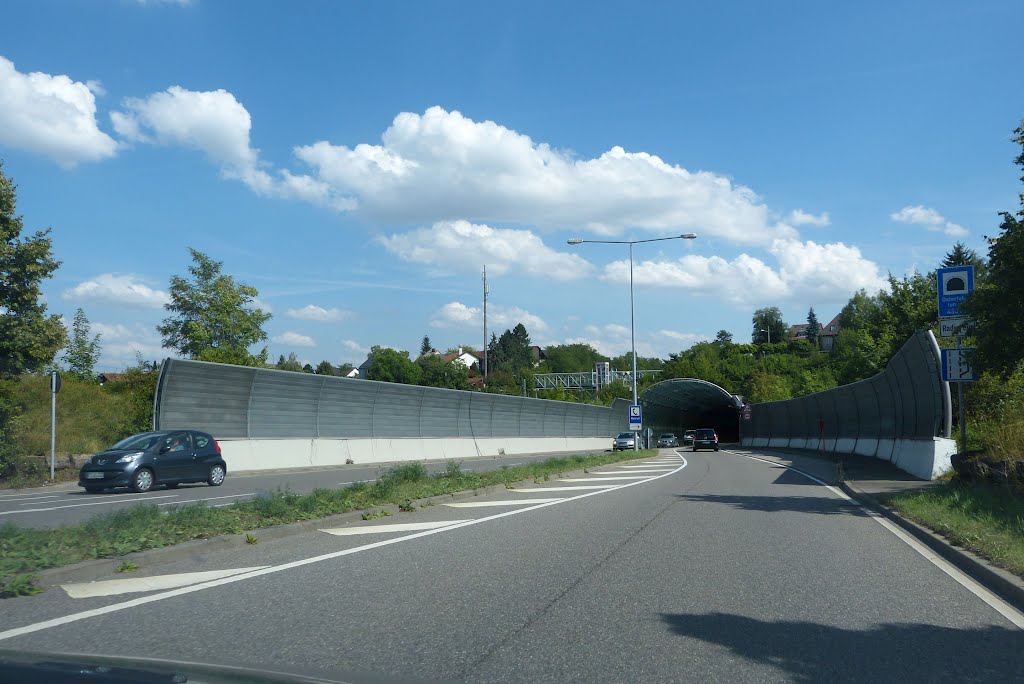 Vor dem Österfeldtunnel auf der Nord-Süd-Straße nach Möhringen by StraßenBilder