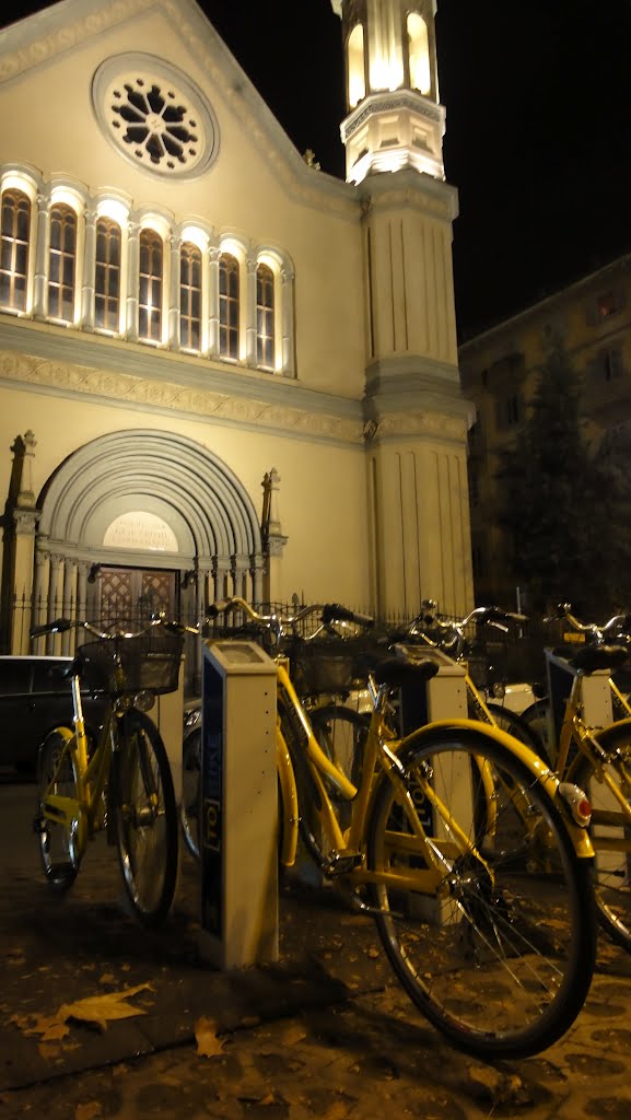 Igreja Valdere na noite fria de inverno - Corso Vittorio Emanuele II - Turim - Itália by Paulo Yuji Takarada