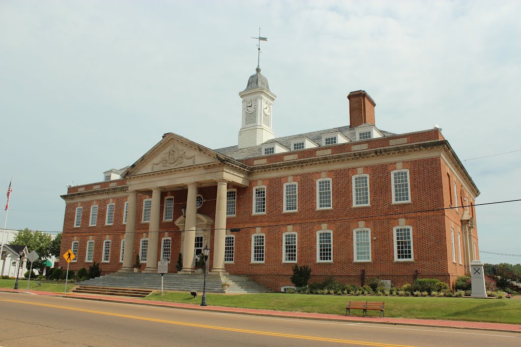 Hardin County Courthouse, Savannah, TN by BRHorton86