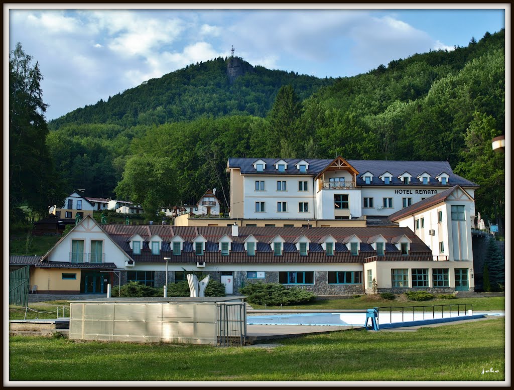 HORSKÝ HOTEL REMATA by < JOKO >