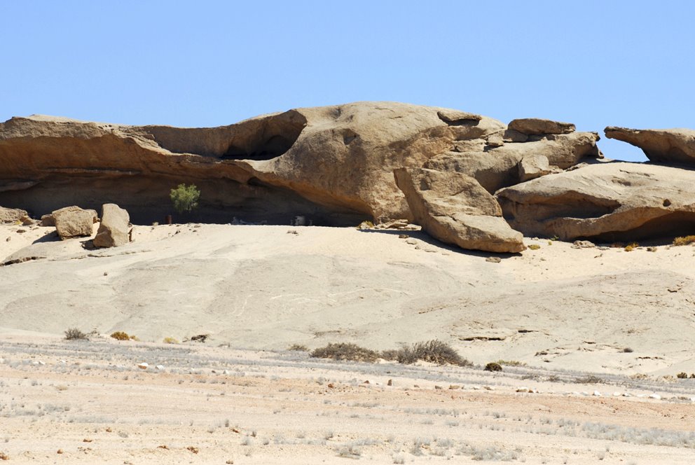 Vogelfederberg next to C14, near Walvis Bay by Heidy R. Hort