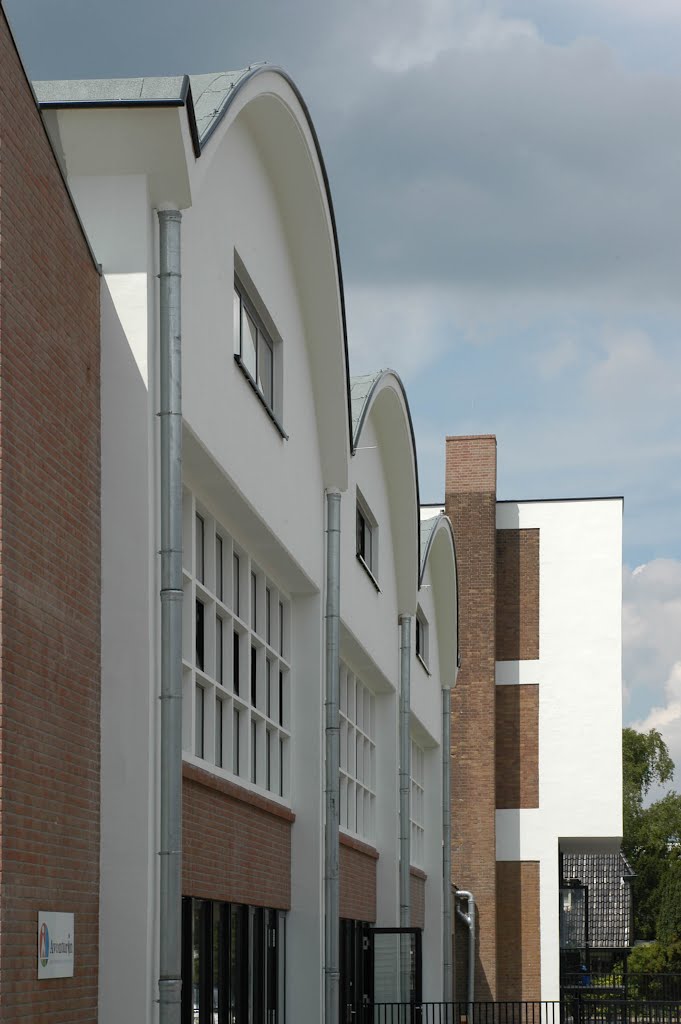 Hilversum_Oude melkfabriek_Detail herbestemming kinderdagverblijf en basisschool by jan bloemendal