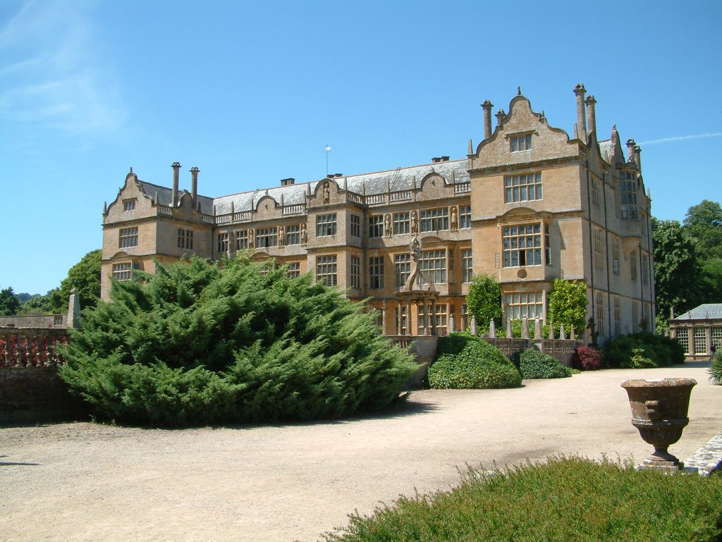 Montacute House, Somerset by Paul r