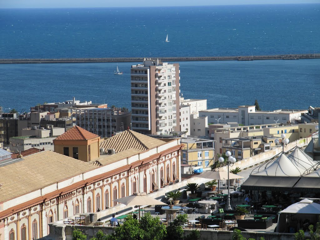 Cagliari vue sur mer by touslesj