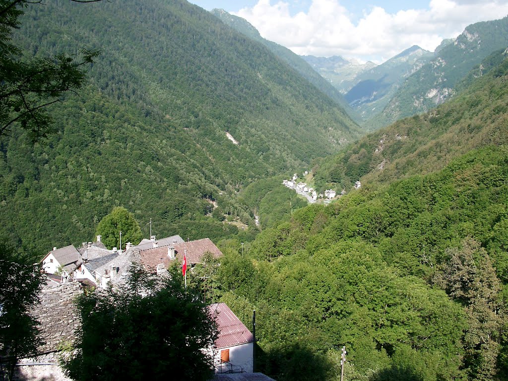 Blick ins Valle Onsernone by Uwe Häntsch