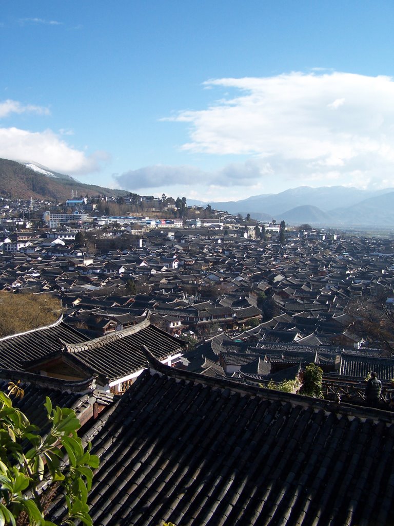 远眺丽江古城,Lijiang by david770416