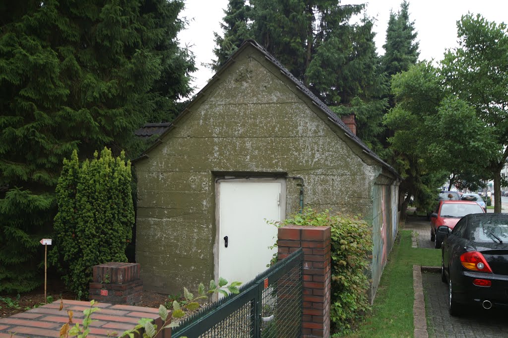 Luftschutzbunker(8) - Wilhelmshaven by stevenvanValen+hannekeRolloos