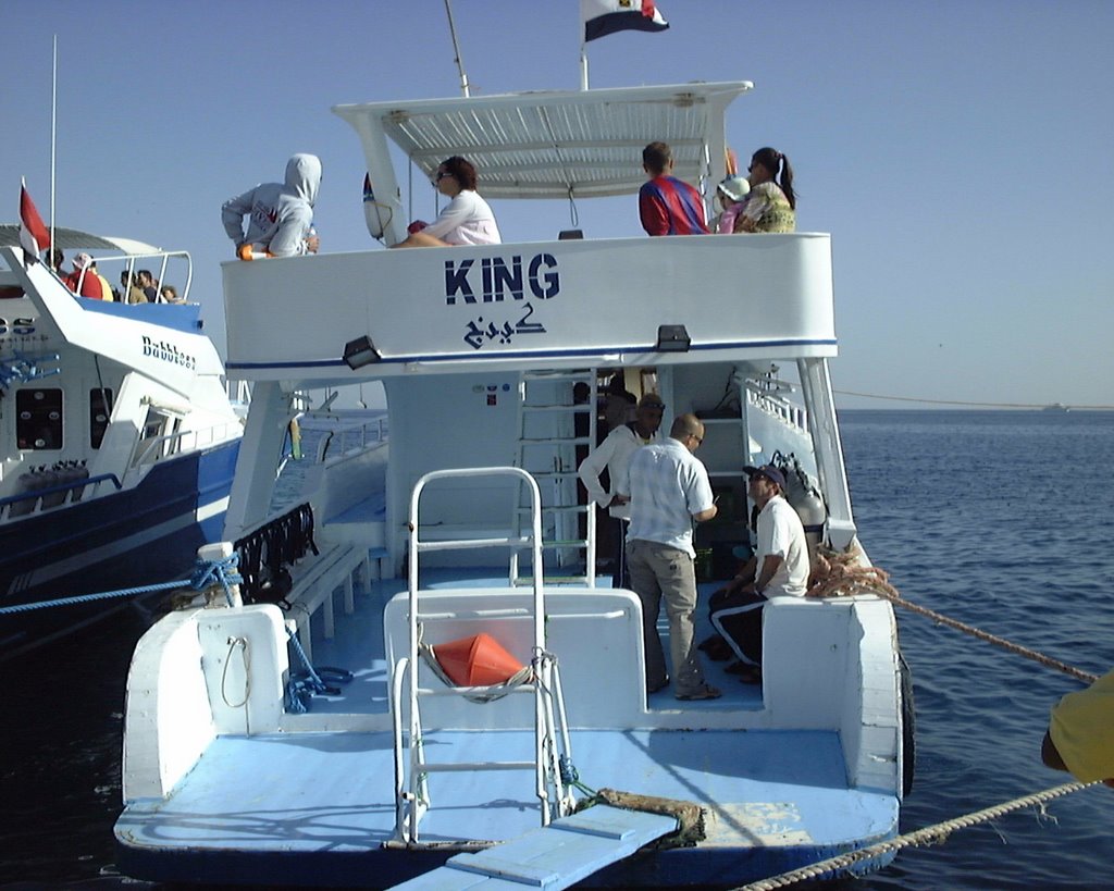 Dive Too´s dive boat "KING" by sparky996