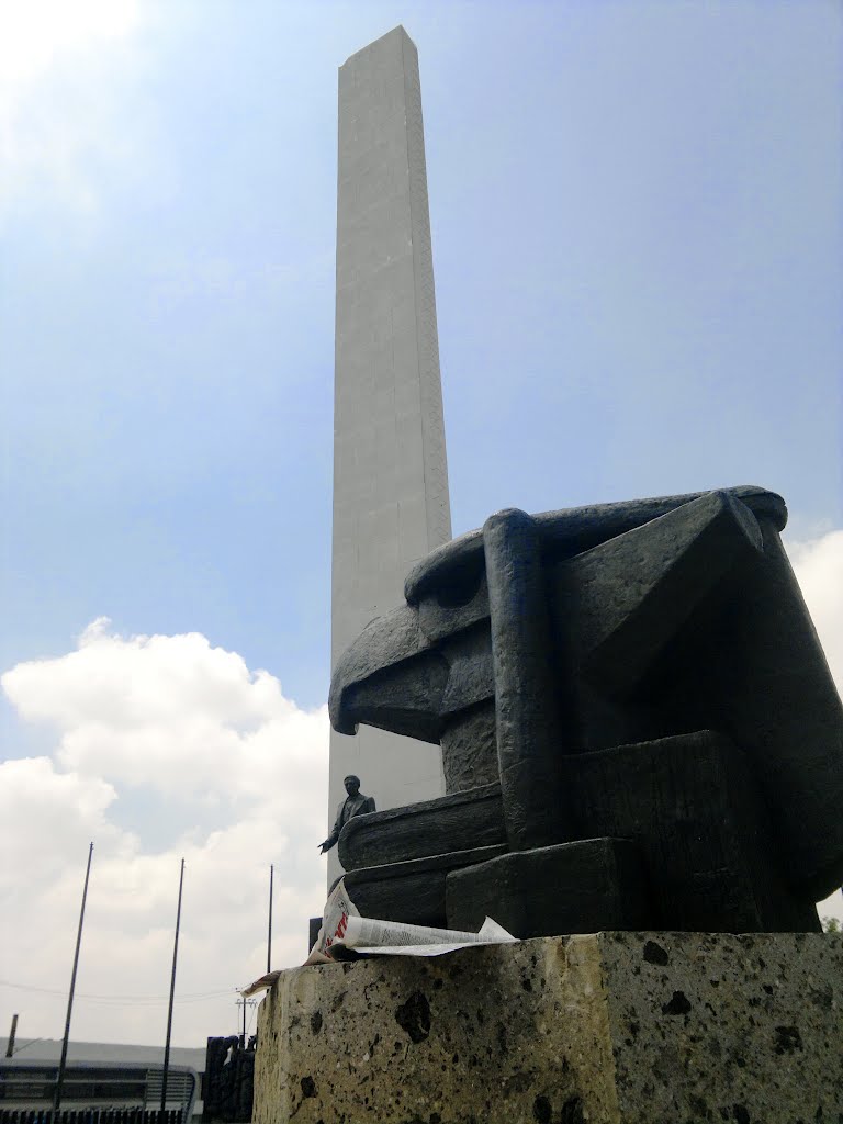 Aguila monumento Benito Juarez by CarlosGradilla