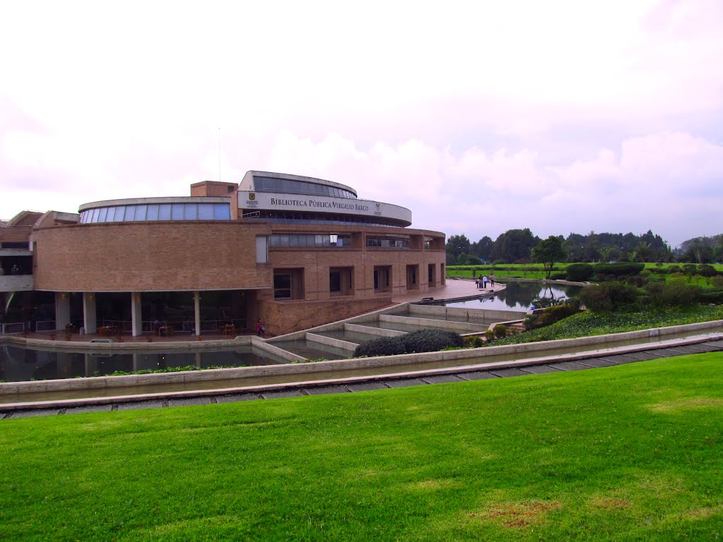 BIBLIOTECA VIRGILIO BARCO by FABIO PRIETO &