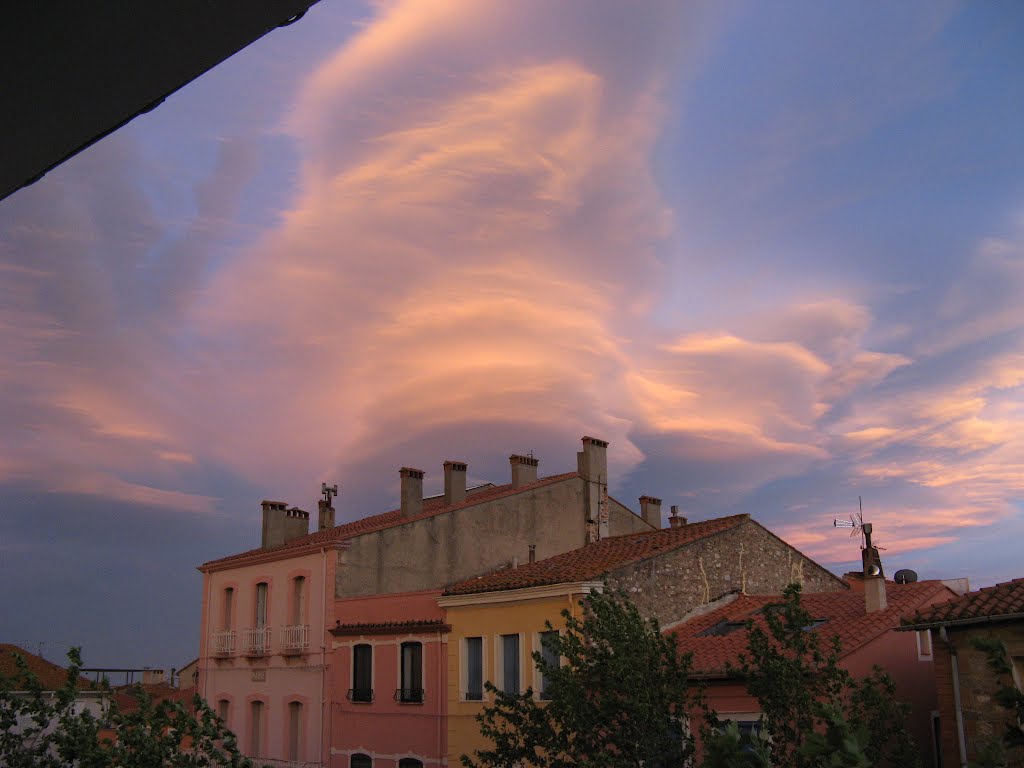 Hohe Wolken über Banyuls dels Aspres by lilalarsi