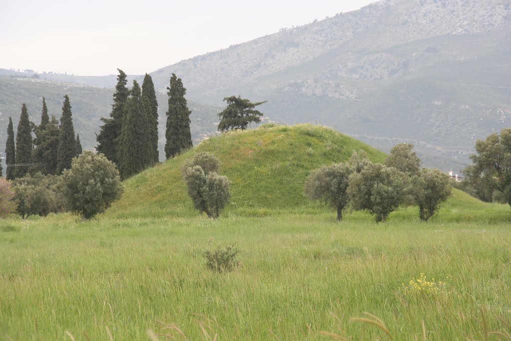 'Soros' / Tomb of Marathon; burial mound for 192 athenian by Carl030nl