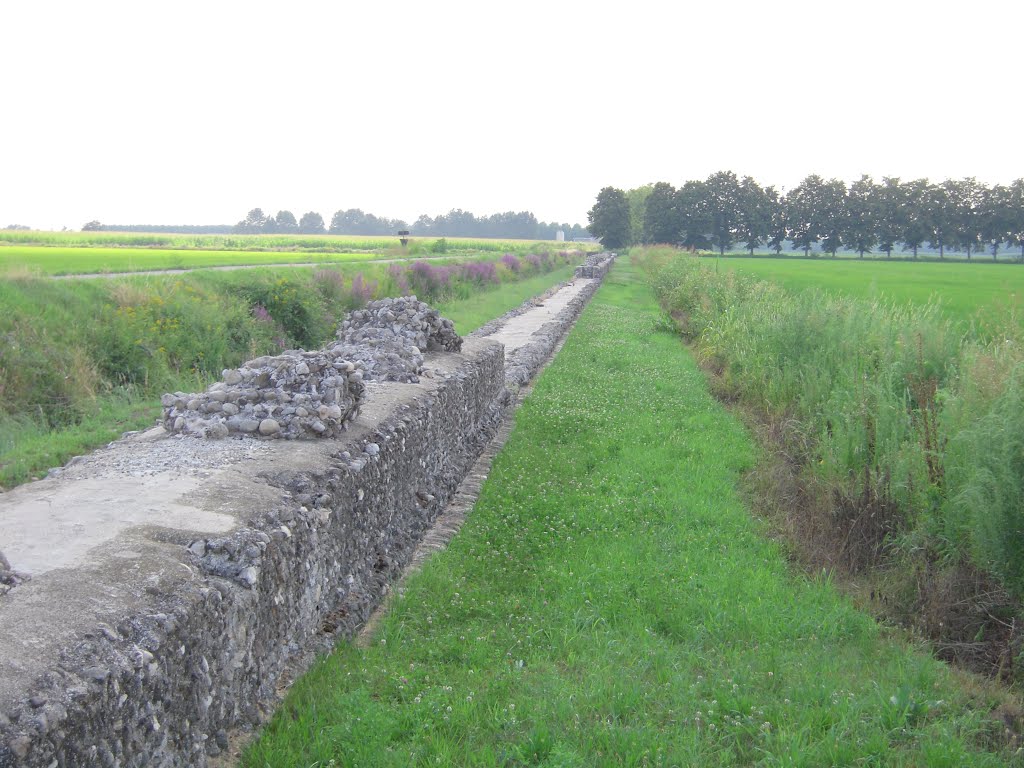 Acquedotto romano tra Novara e Caltignaga detto "muraiòn dal boia" by Albert39