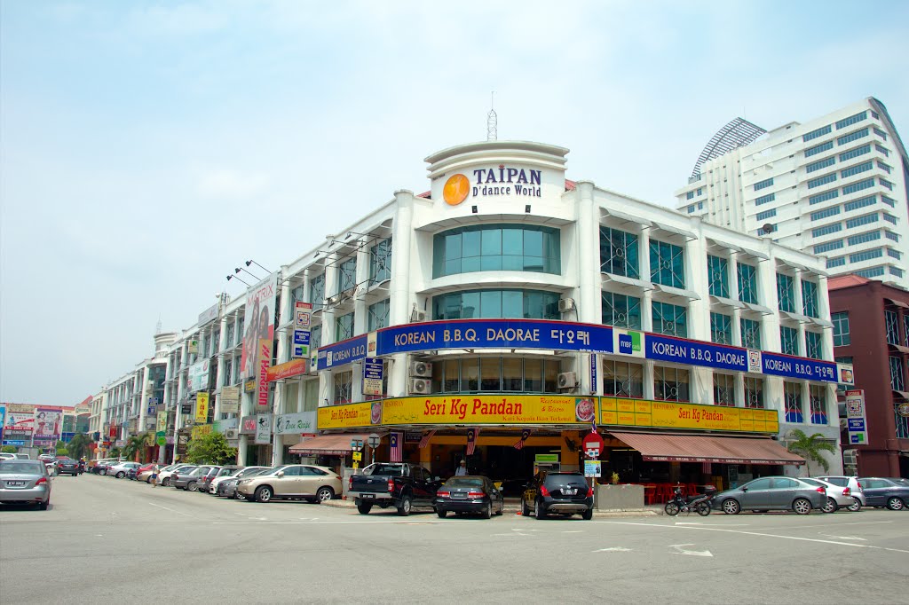 Taipan D'dance World, Bandar Puteri Puchong by waikin