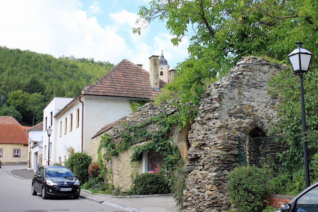 Niederösterreich, Krems Rehberg, Motiv mit altem Stadttor by Josef Friewald