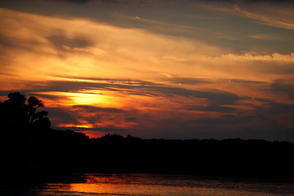 Sonnenuntergang am Rhein by gida67