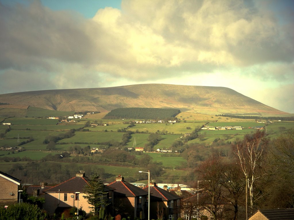 Pendle Hill February 08 by FZappa