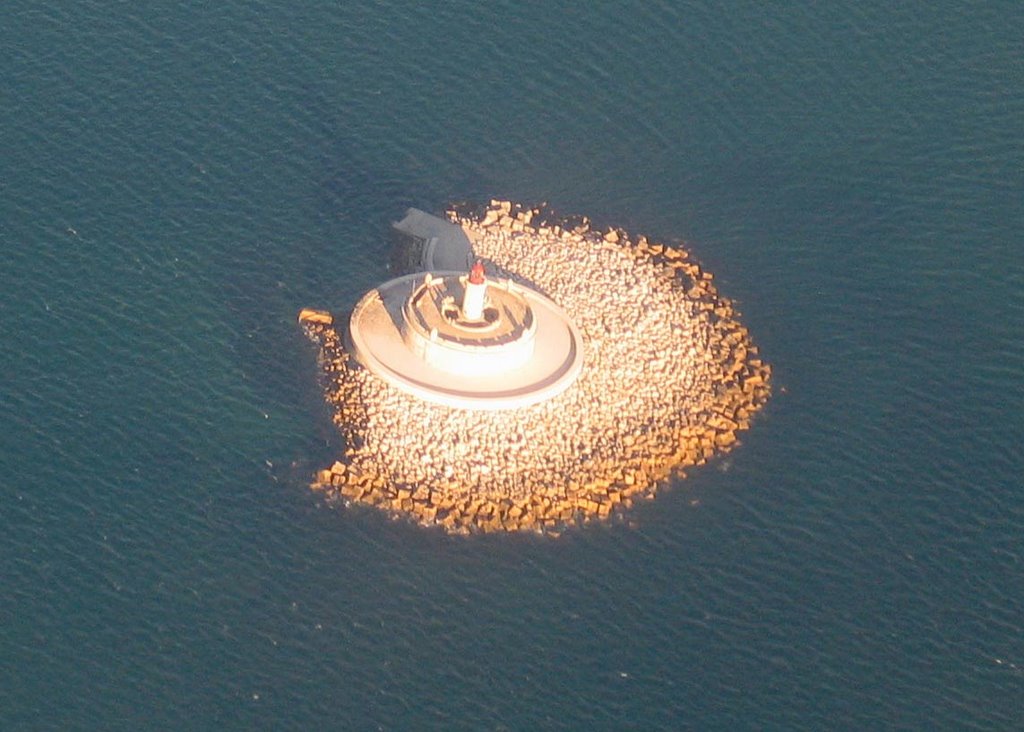 Farol do Bugio from air plane by M Virovets