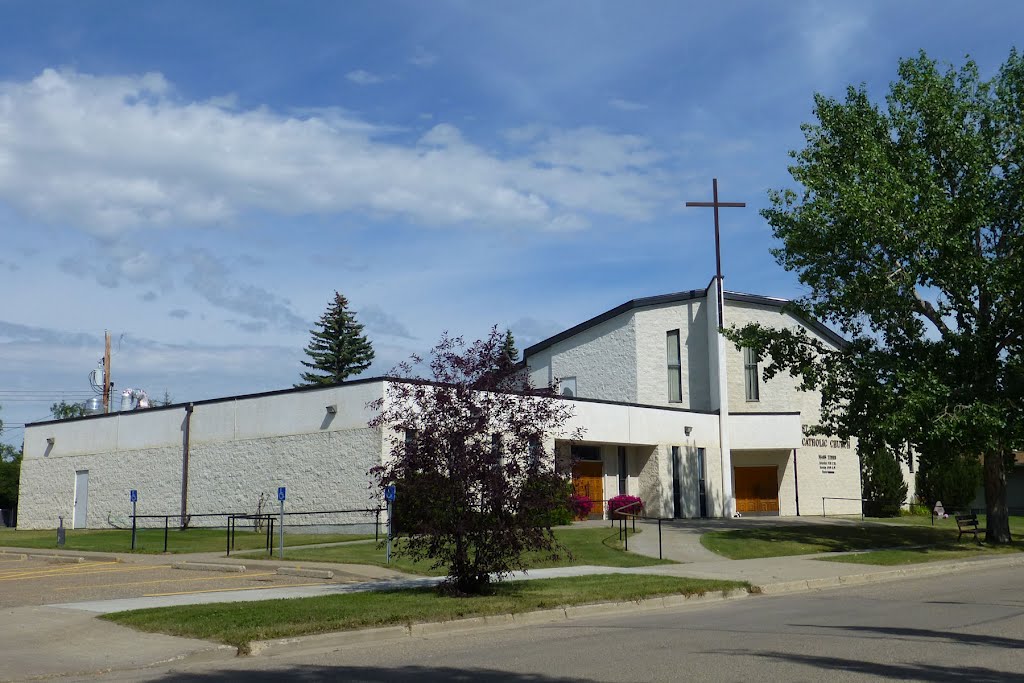 St Thomas More Catholic Church by Garry Lock