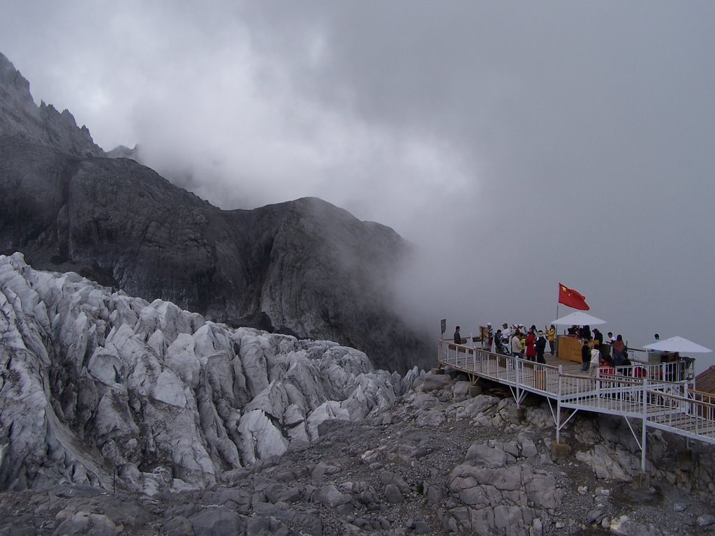 Yunnan, Lijiang, Jade Dragon Snow Mountain by xinf