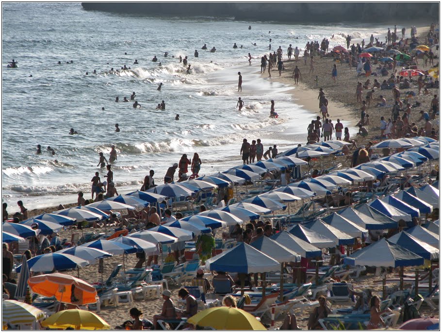 Praia de Armação de Pêra by Barragon