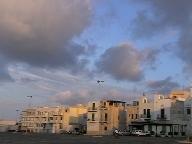 Polignano a Mare - piazzale by Stefano Ghidotti