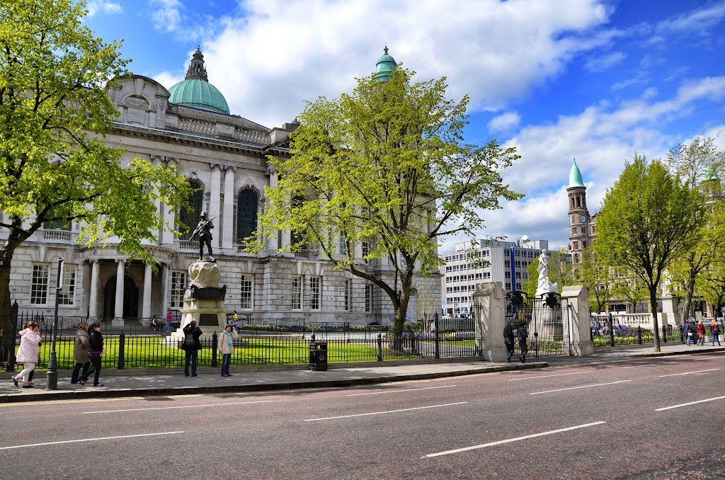 Belfast City Hall by Carsten Wagner