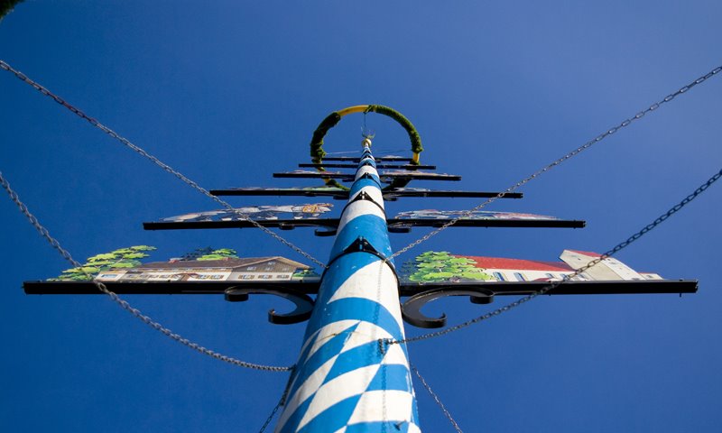 Maibaum, Germering-Unterpfaffenhofen by wolfgang_eichhorn