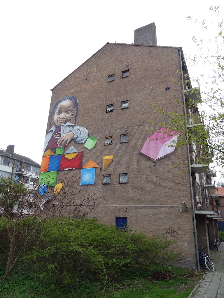 Wall painting at an apartment building at the Bachweg (Ringweg Randenbroek side) by Willem Nabuurs