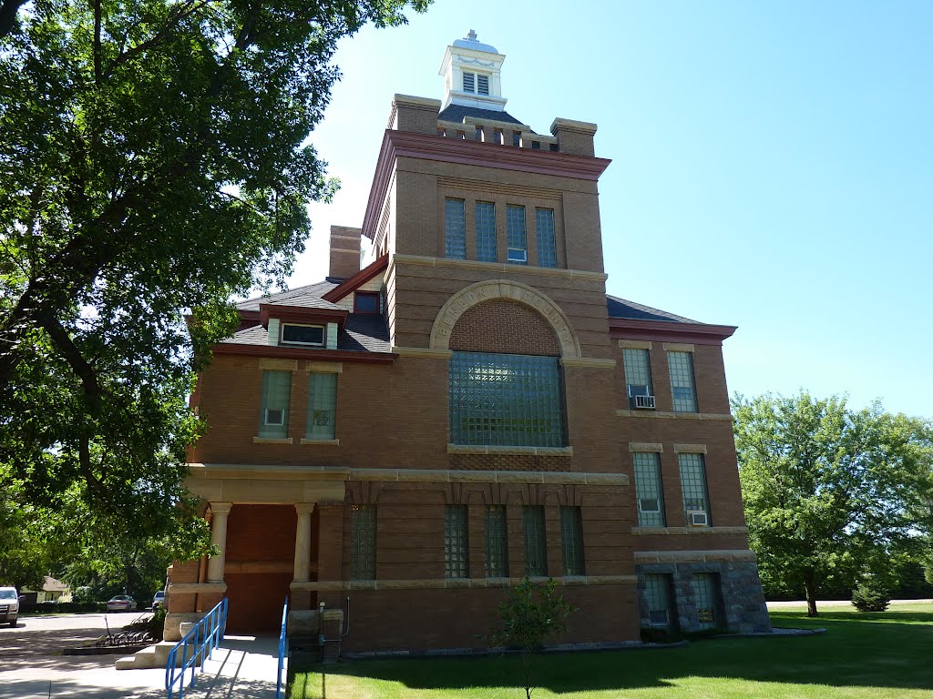 Benson County Courthouse Minnewaukan ND by ragrpcc