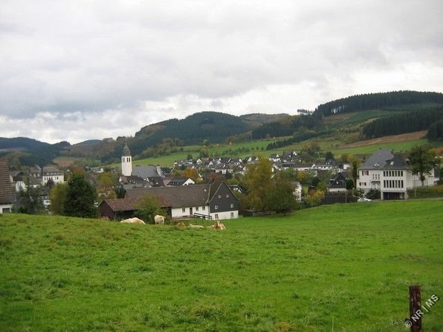 Blick vom alten Spielplatz Richtung Dorf by NR|MS