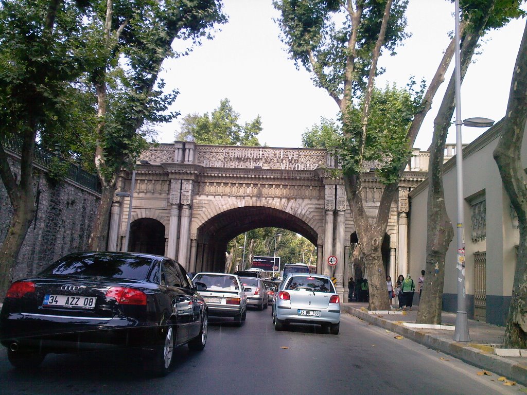 Istanbul, İstanbul, Turkey by Kadir Türkcan