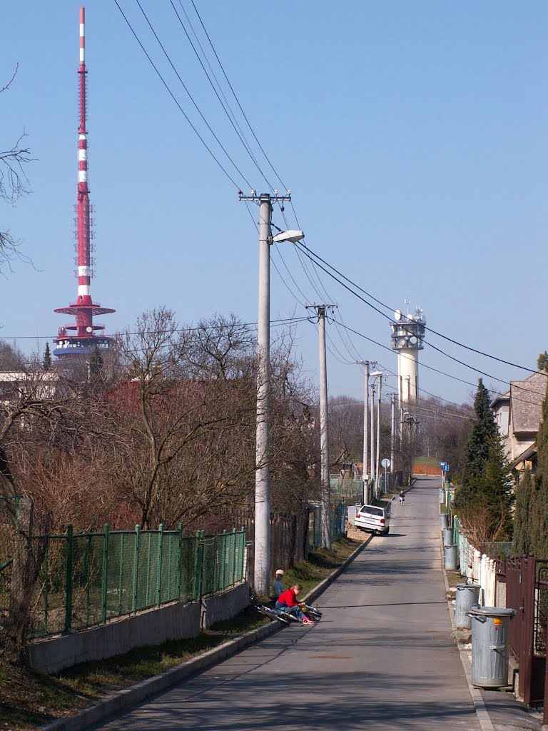 Hošťálkovice - ul. Žleby v dubnu 2005 by FotoMor