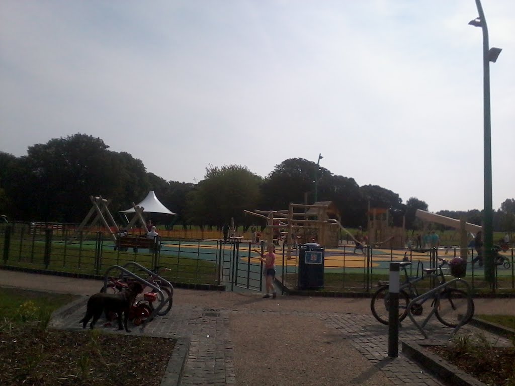 Entrance of Fairview Park childrens' playground, interactive play area, skateboard area by ஈழவன்Eelavan