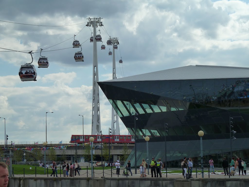 London Cable Car over the Royal Docks by Myu