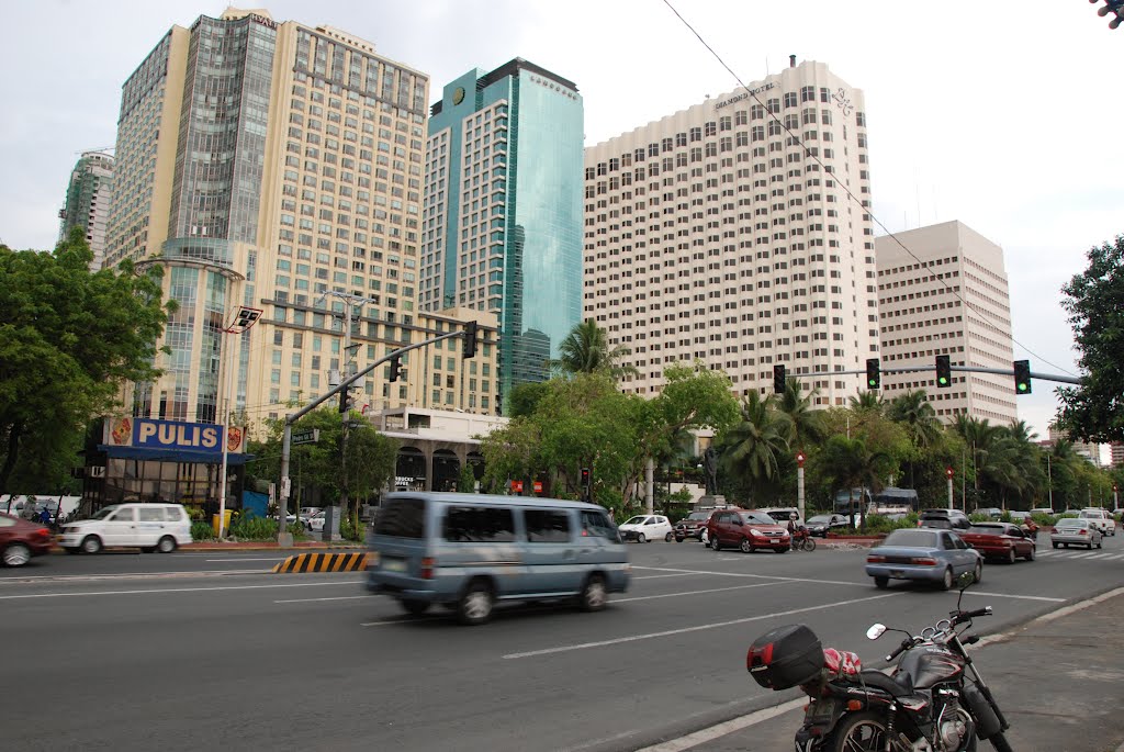 Roxas Blvd. cor Pedro Gil, Manila by cesarcentroncambay