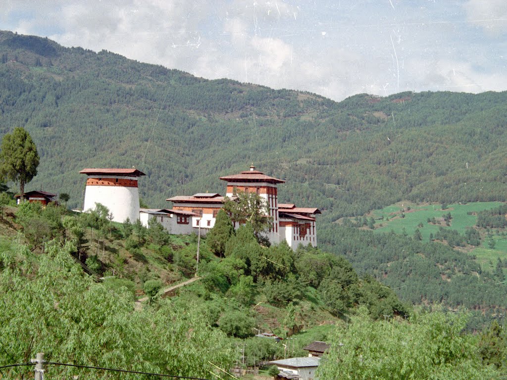 Dzong Jakar Bhutan by Johnno3805