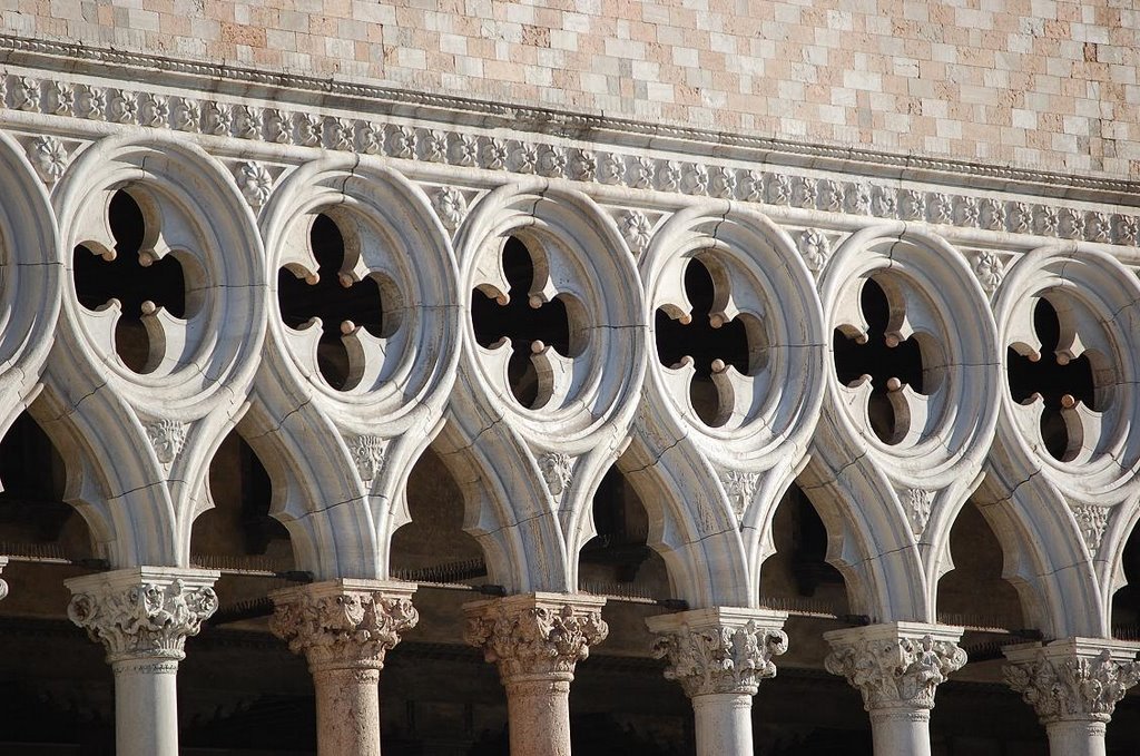 Columnas y Arcos by Carlo Vivi