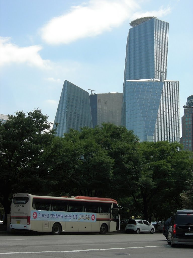 IFC Seoul Tower (IFC서울/国际金融中心) by densha