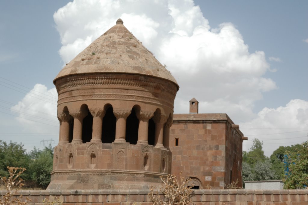 Ahlat-Selçuklu Kümbeti by Edip ÖZASLAN