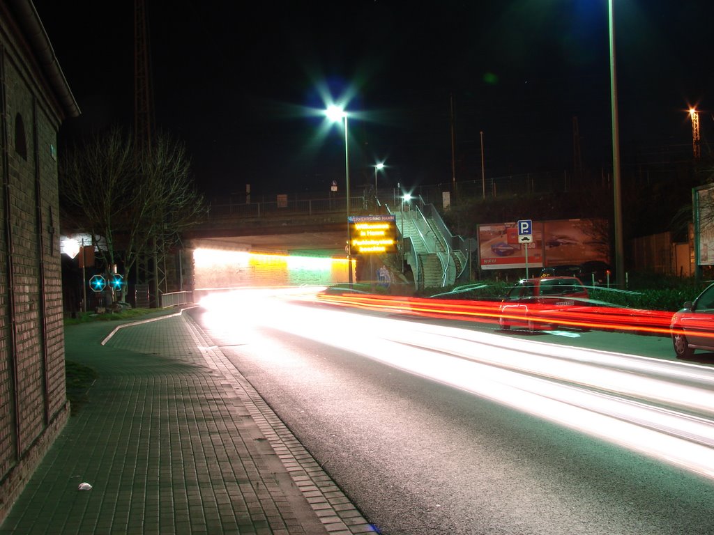 Hafenstraße bei Nacht by Minifahrer