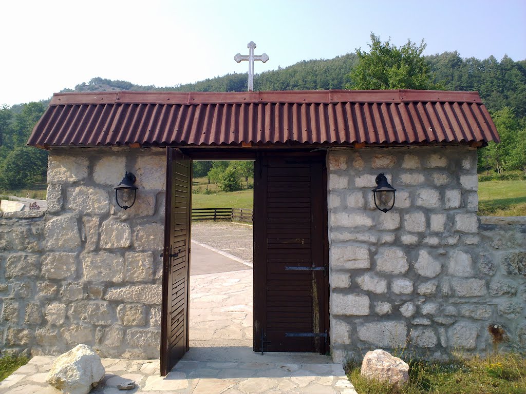 Gate to Monastery Piva by shmbor