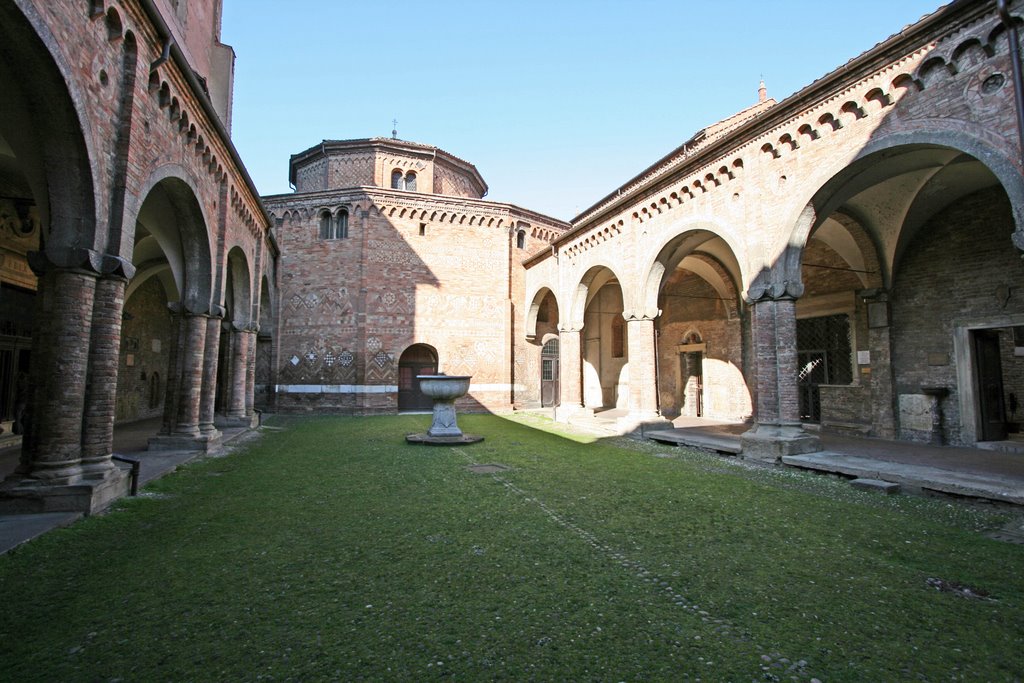 Sancta Jerusalem di Bologna. Seconda Chiesa: Chiesa dell'Atrio (Cortile di Pilato). by Carlo Pelagalli