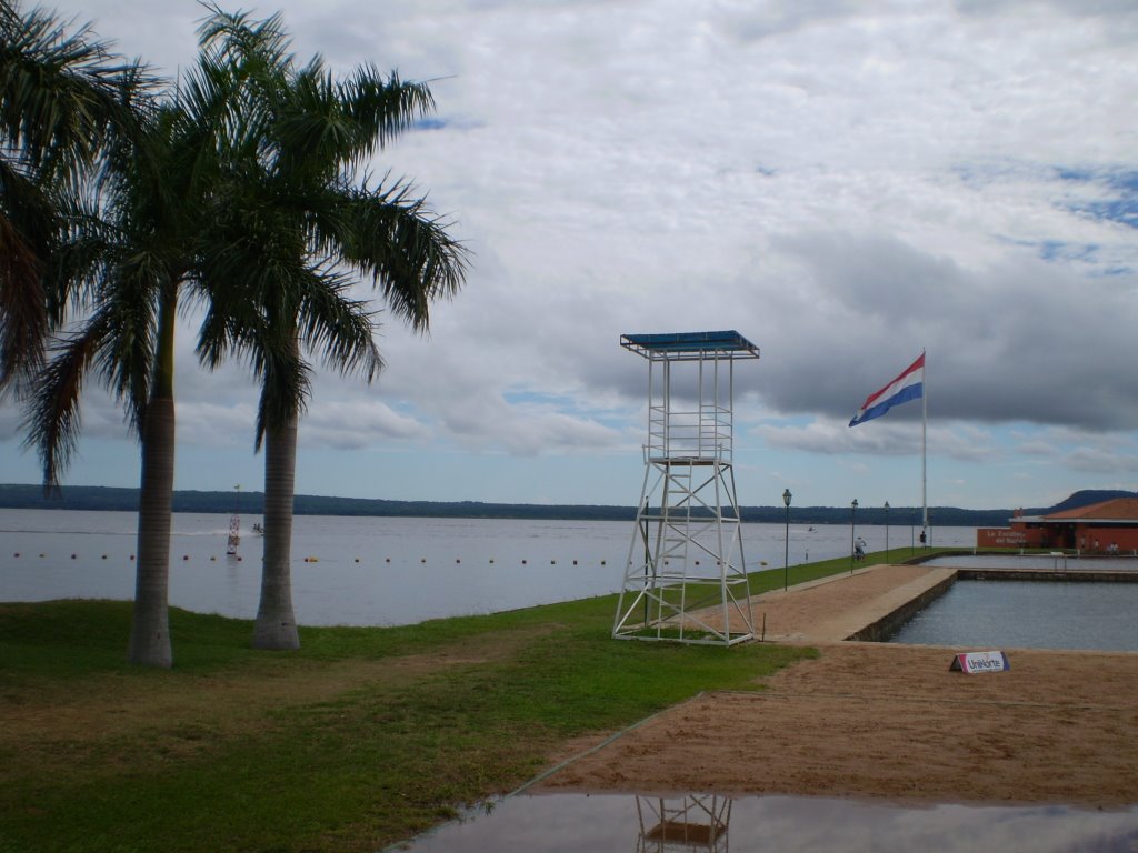 Lago Ypacarai by perogre