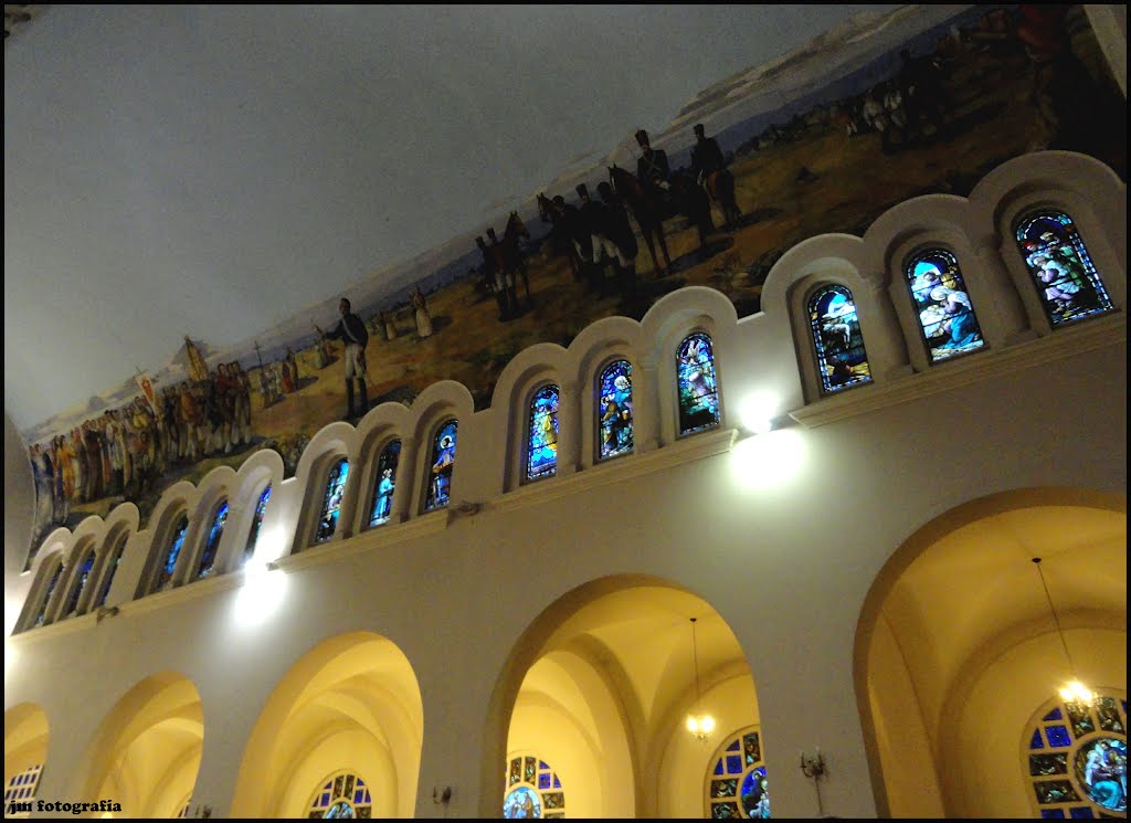 Vitrales y Techo Parroquía La Victoria. Basílica de Nuestra Señora de la Merced. San Miguel de Tucumán - Argentina by Jm Fotografía