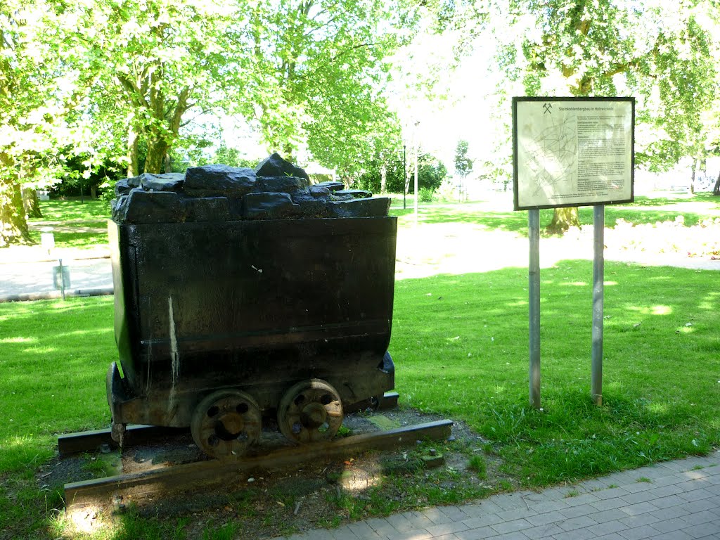 Lore und Info-Tafel, Ausgangspunkt des historischen Bergbaurundwegs Holzwickede im Emscherpark / 23.07.2012 by Iceman93 / NO VIEWS!!!